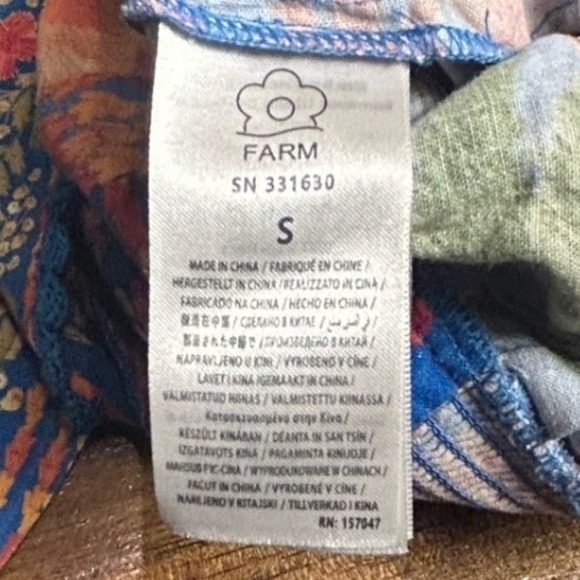 Farm Rio Stitched Garden Romper Floral Print Button Front Tie Waist Womens Small - Picture 11 of 13